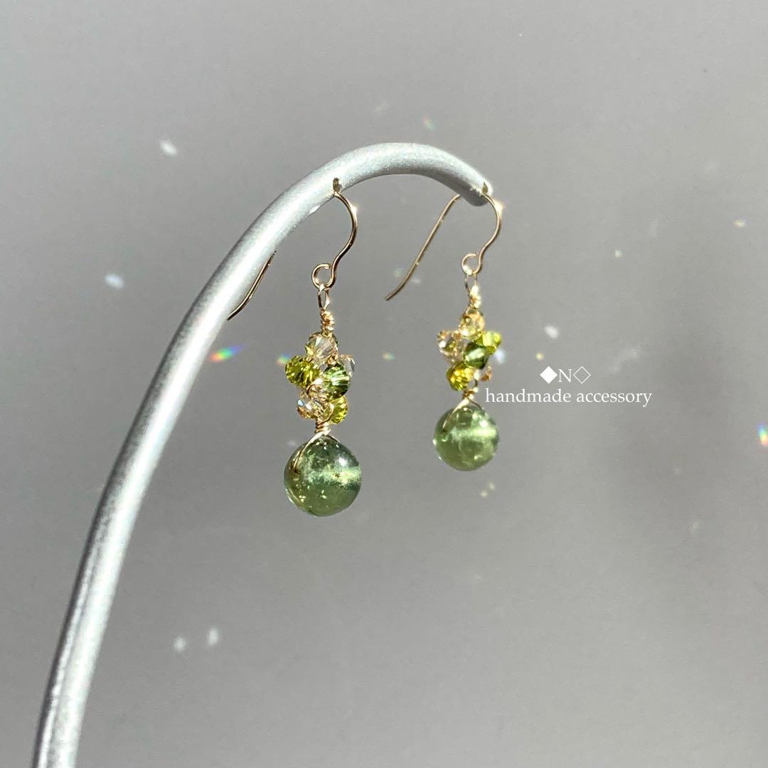 14kgf グリーンアパタイトのピアス スワロフスキー・クリスタルの煌めき