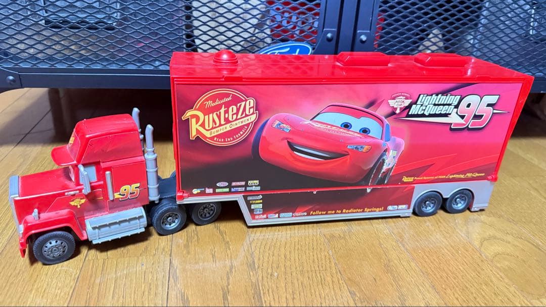 廃盤☆たくさんのせよう！大きなマック☆カーズ☆トレーラー　ミニカー付き