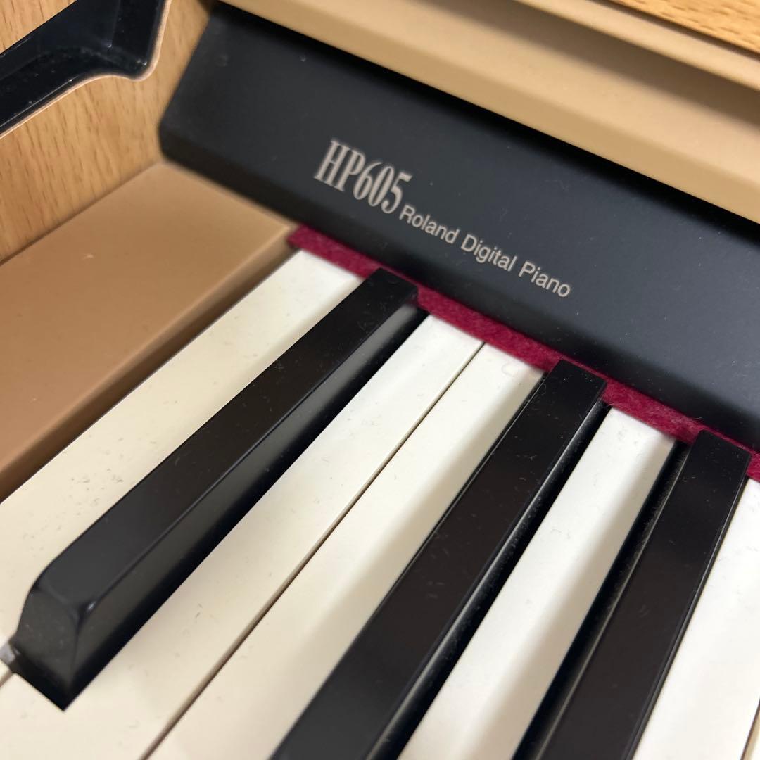 極美品・本格派！Roland のハイブリッド鍵盤HP605NB 電子ピアノ