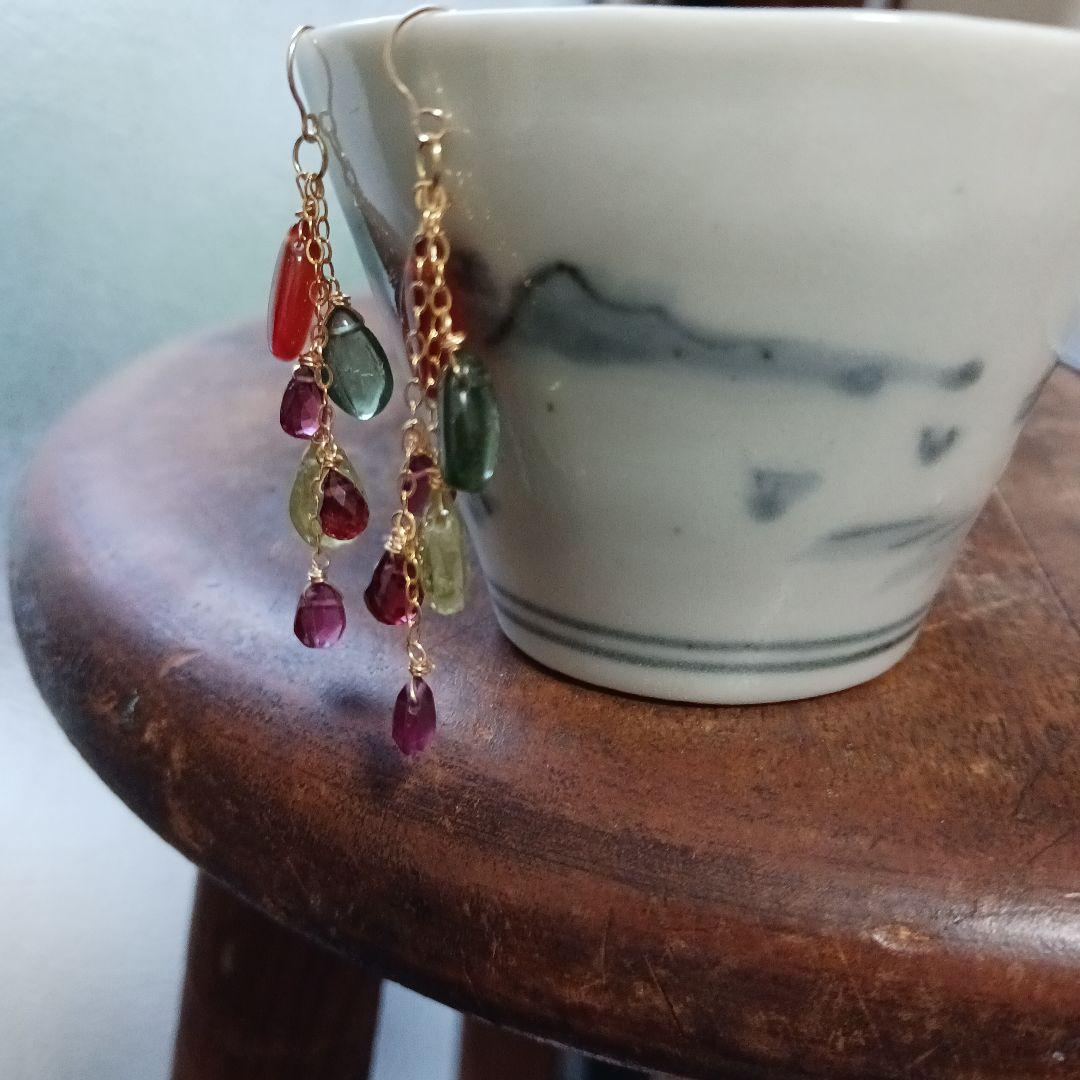 まいこさま吾亦紅(ワレモコウ)色のピアス　14kgf