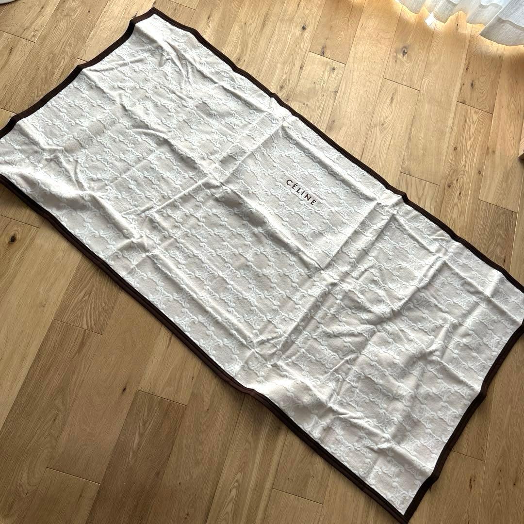 【CÉLINE】　セリーヌ　トリオンフ柄　綿 ひざ掛け（ベージュ）140×70