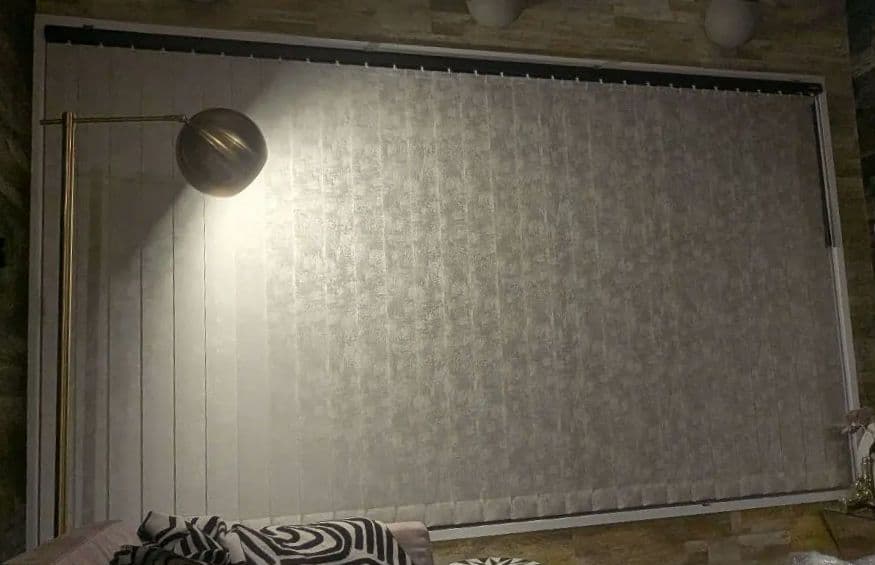 ニチベイ アルペジオ バーチカルブラインド、レールなし／スラットのみ、29枚