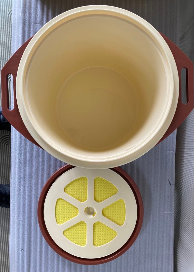 ③DF-R1 食品保存容器 2.5L ブラウン