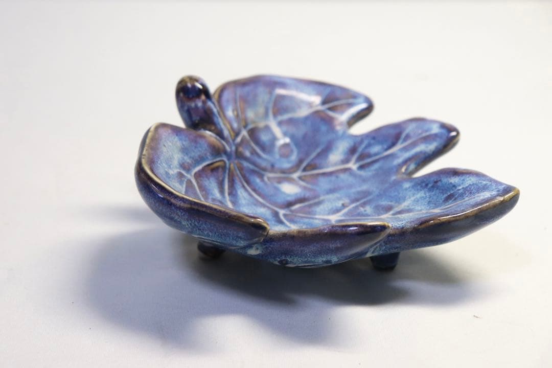 1023　鈞釉葉型皿　木箱入　送料込み1023