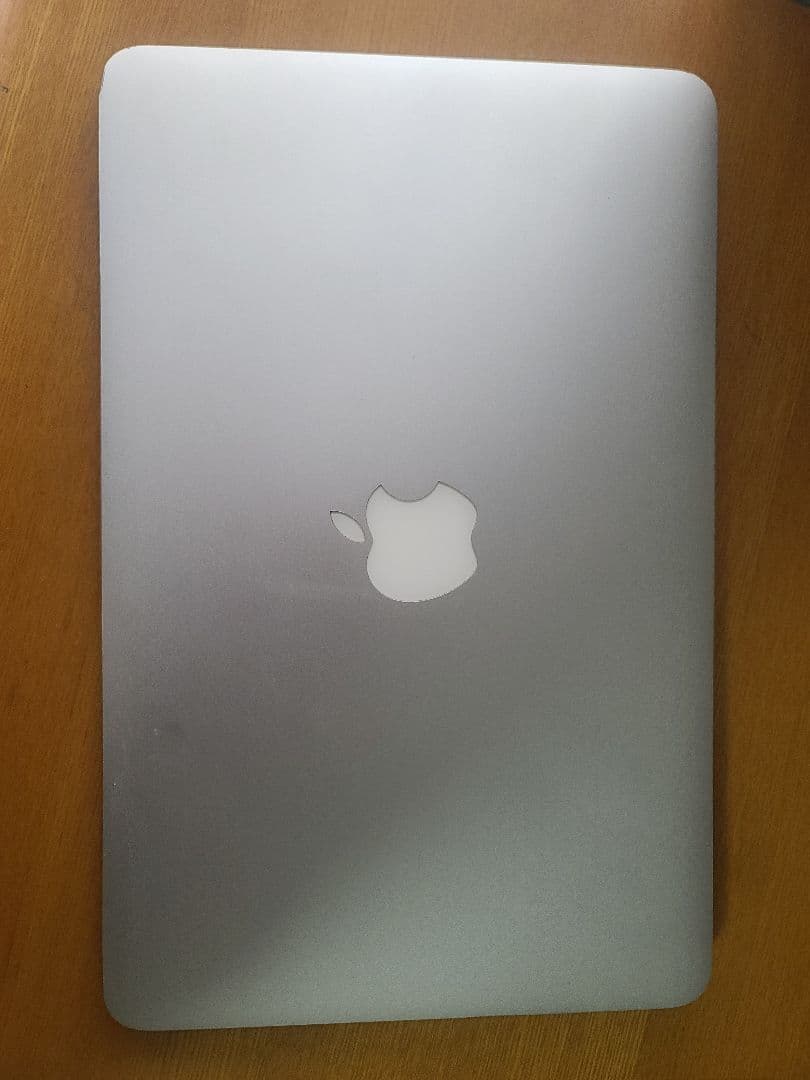 MacBook Air 11インチ（Mid 2013） シルバー 初期化済み