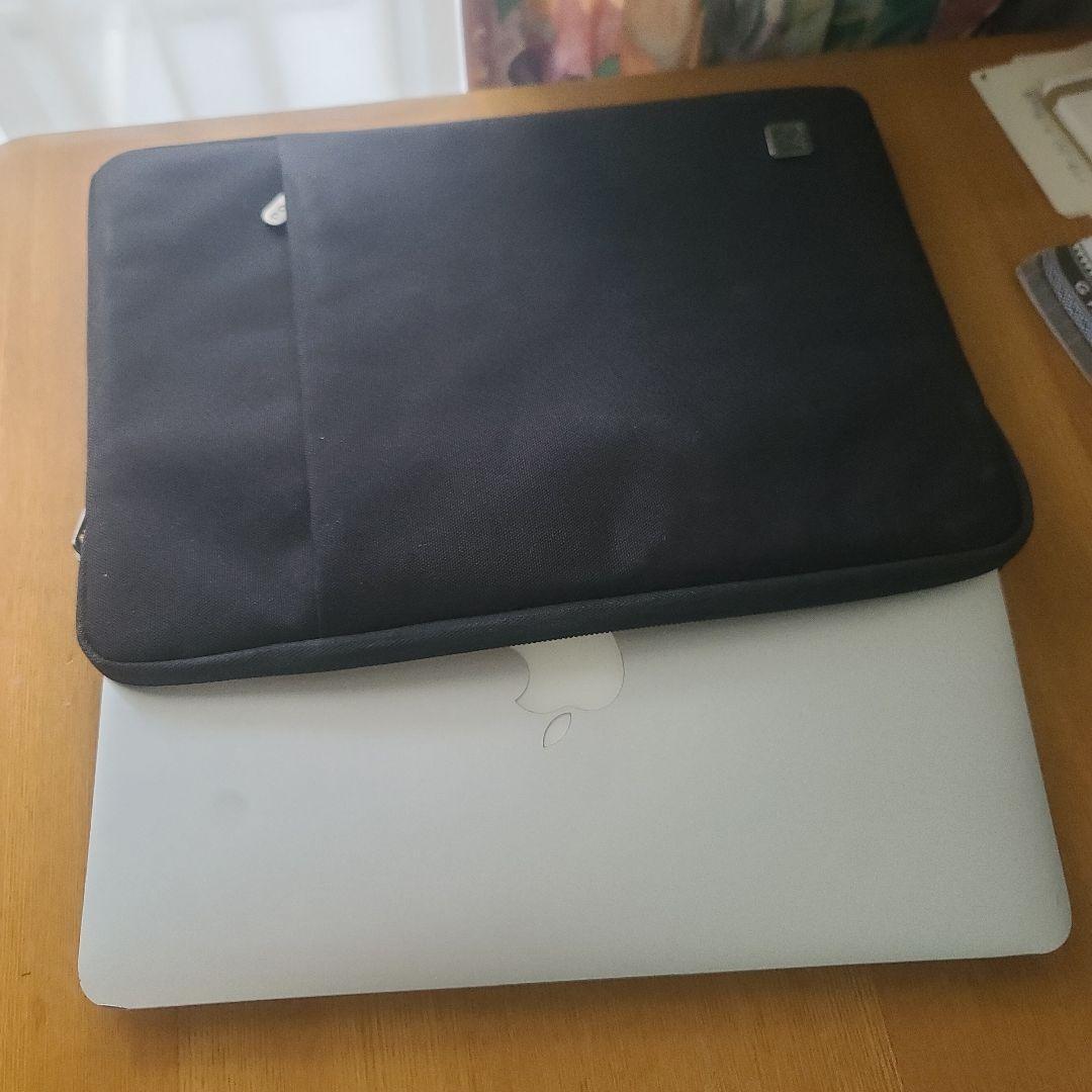 MacBook Air 11インチ（Mid 2013） シルバー 初期化済み
