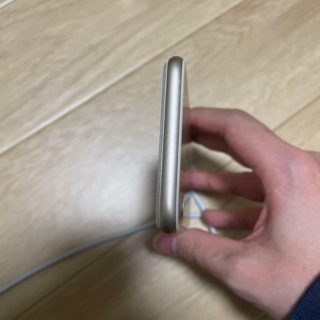 Apple iPhone 7 128GB au SIMロックあり 本体　ローズ