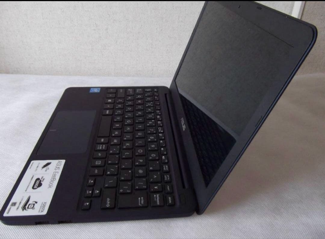 ☆超美品☆ASUS EeeBook X205T 11.6型ダークブルー