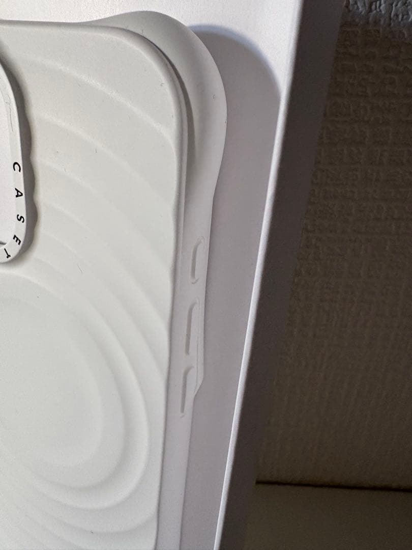 CASETiFY iPhoneケース（ホワイト）