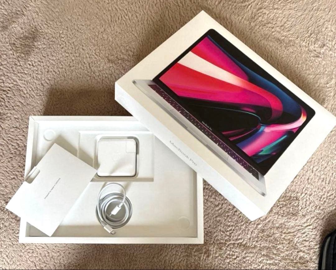 【ほぼ新品】【付属品等色々あり】M2 8GB/512GB MacBook Pro