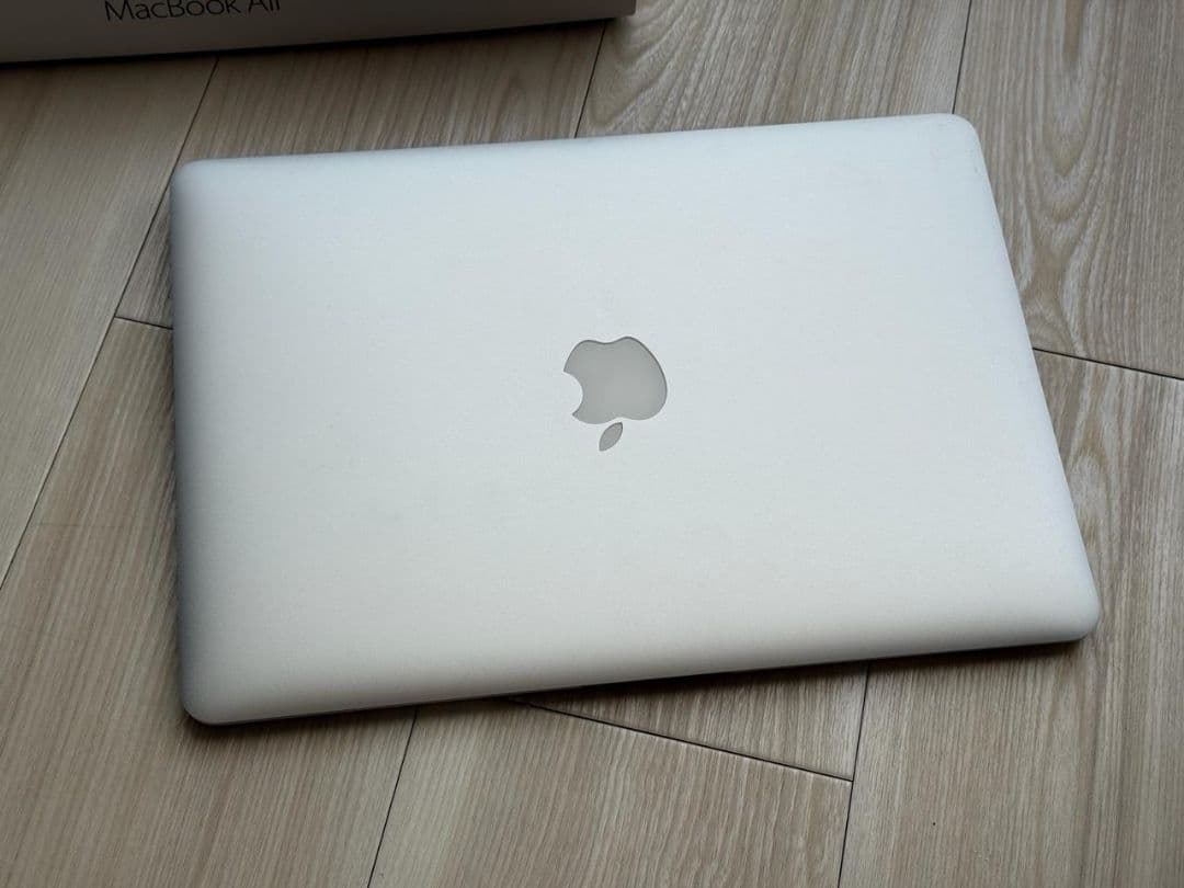 Apple MacBook Air 13インチ 2015 i5 8GB