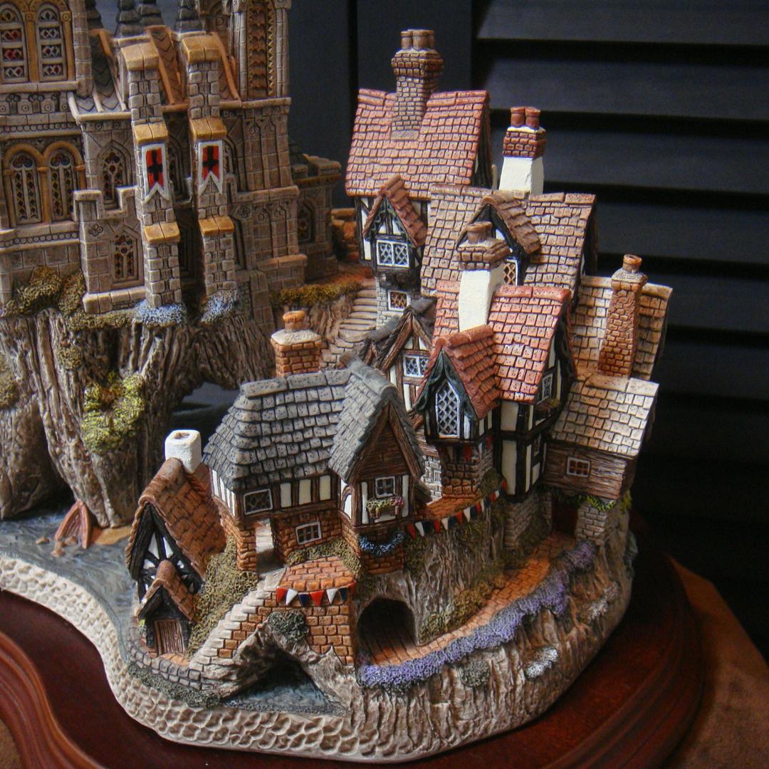 置物 DW THE MILLENNIUM AT HORSESHOE BAY