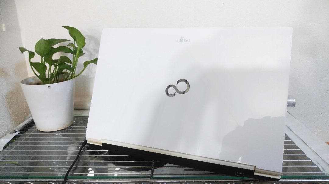 ☆ノートパソコン Windows 11pro すぐ使えます！AH/42K