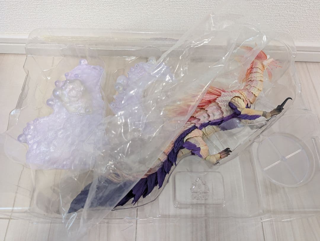 S.H. MonsterArts タマミツネ フィギュア