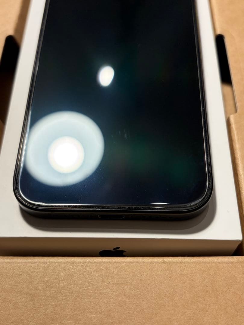 即日発送超美品SIMフリーiPhone 15pro ブラックチタニウムおまけ付き