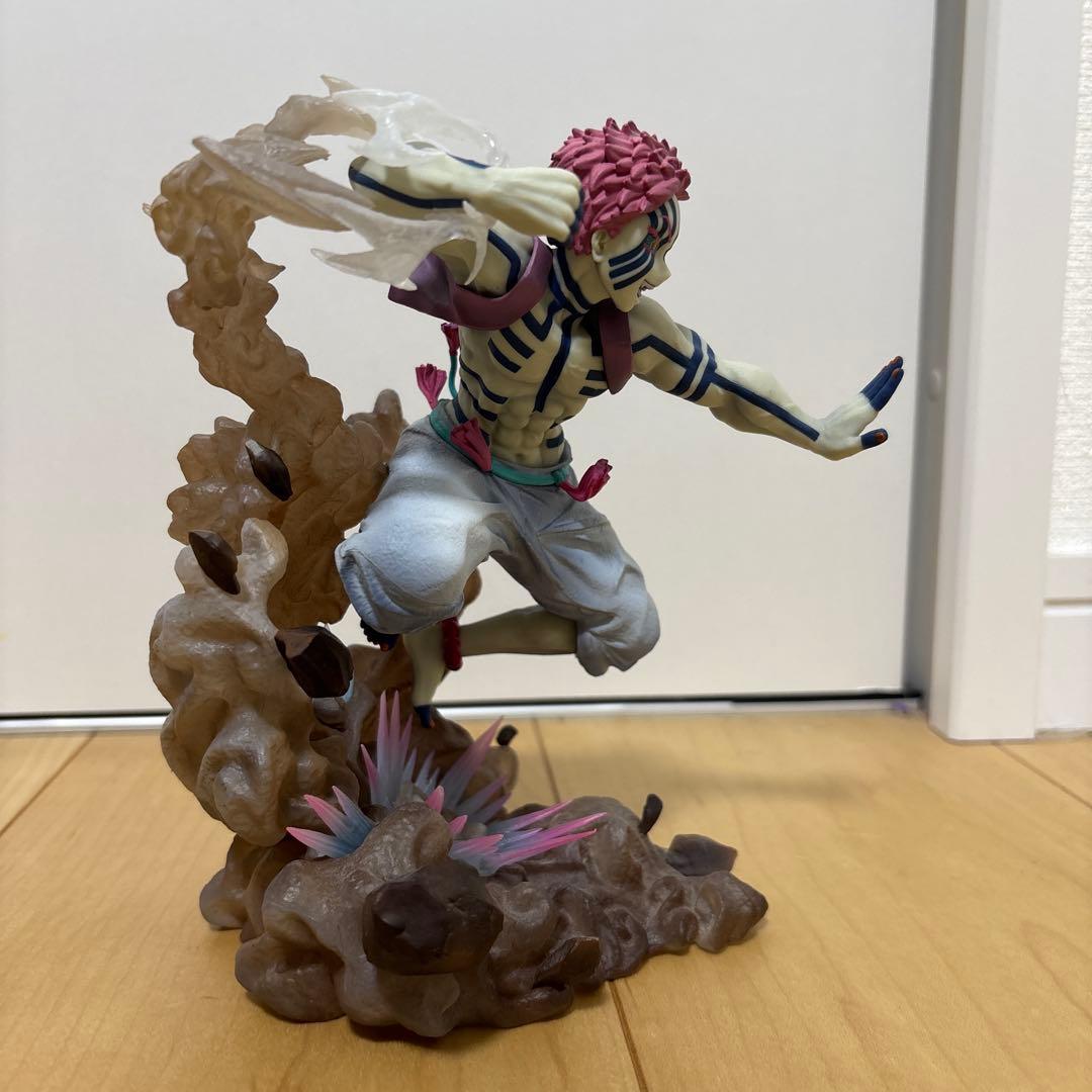 鬼滅の刃　猗窩座　フィギュア