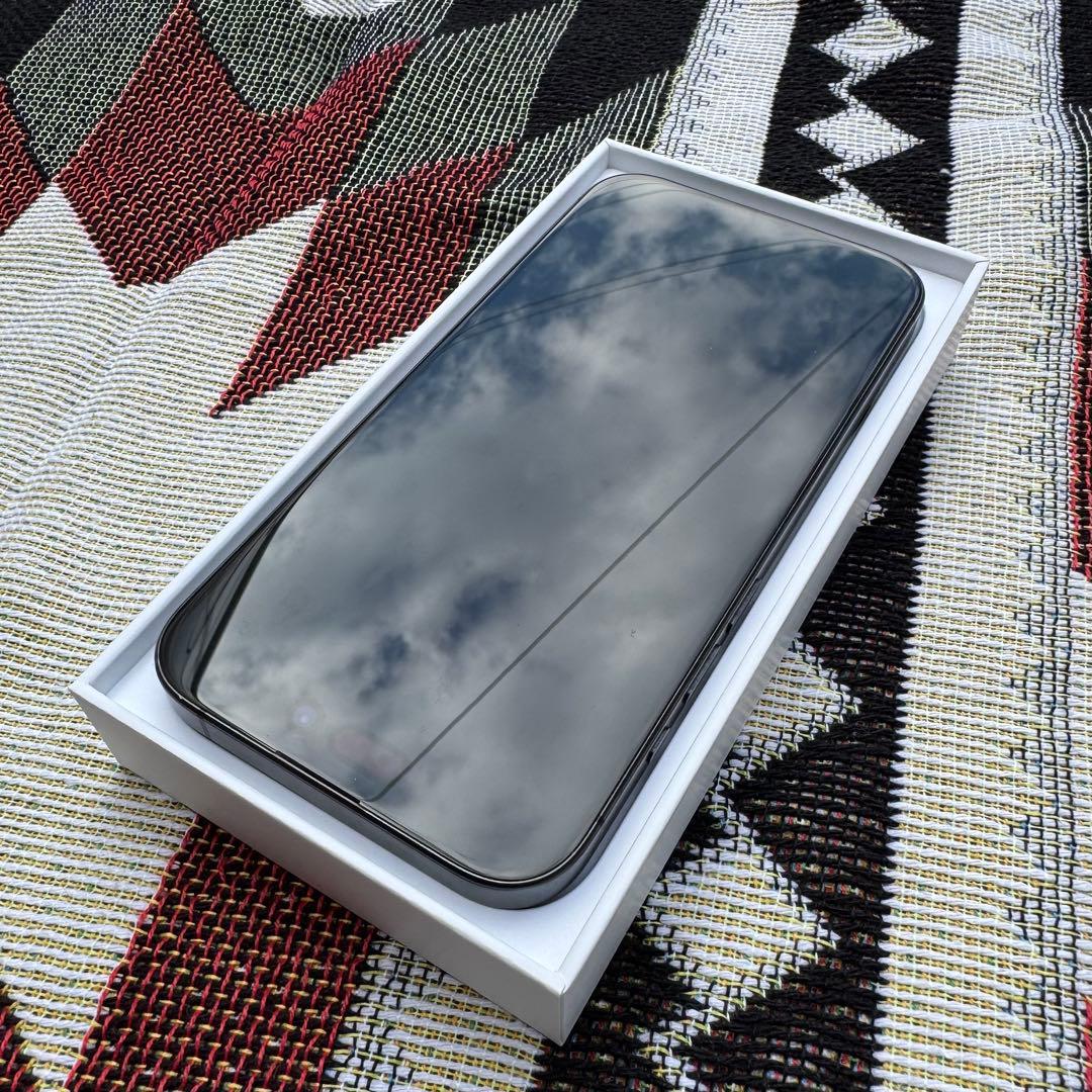 Apple iPhone 15 Pro 256GB ブラックチタニウム 86%