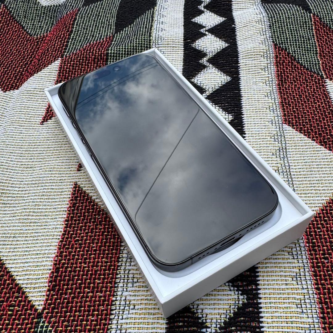 Apple iPhone 15 Pro 256GB ブラックチタニウム 86%