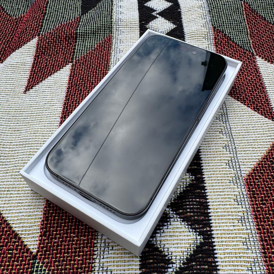 Apple iPhone 15 Pro 256GB ブラックチタニウム 86%