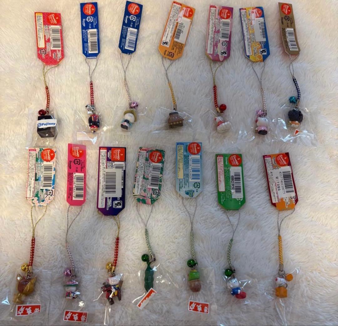 s*e様 【ご当地キティ 根付けストラップ】全国各地 14個セット ハローキティ