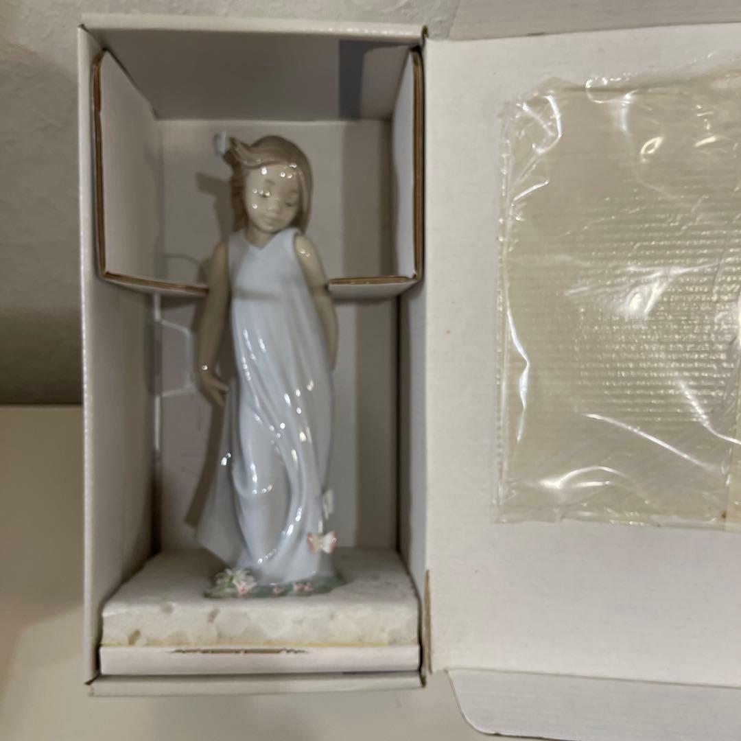 リアドロ【LLADRO 】蝶とお友達