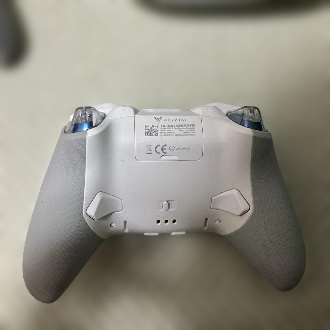 FLYDIGI APEX 5 ゲームコントローラー 透明