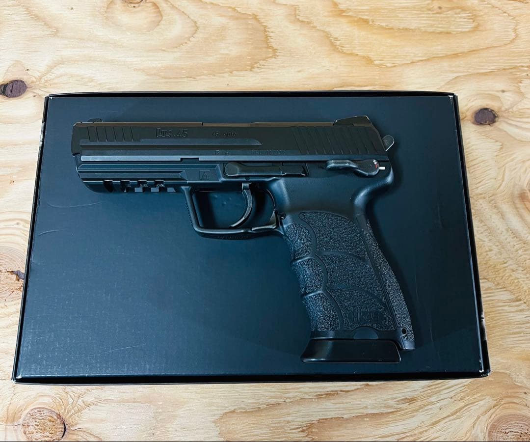 美品 東京マルイ 電動ガン ハンドガンタイプ HK45 バッテリー・充電器付き