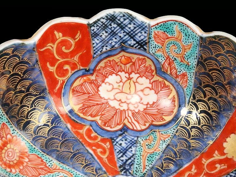 古伊万里　金襴手　窓絵　牡丹の図　輪花鉢　菓子鉢　E900AS-CUq