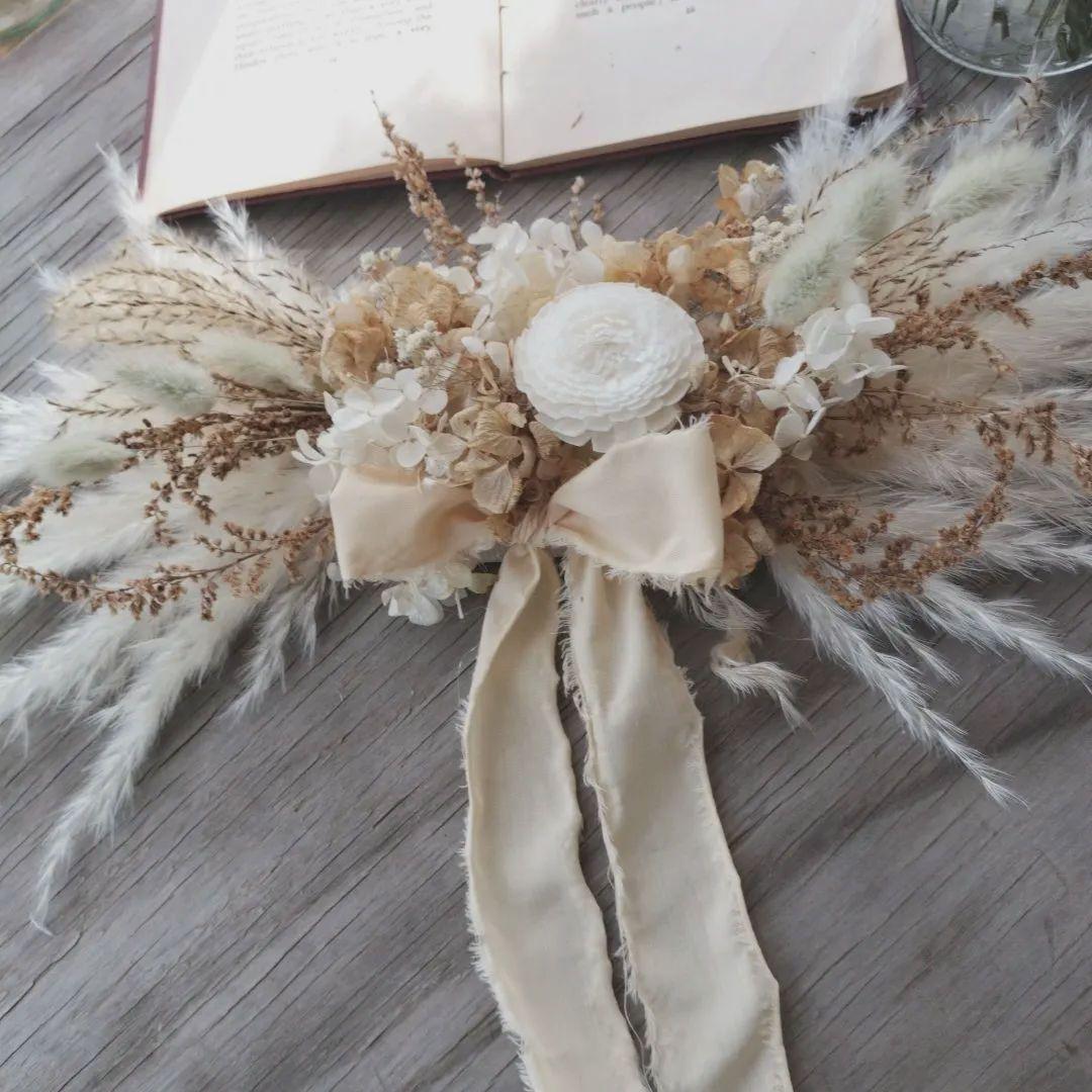 優しいベージュ　ドライフラワー横長スワッグ