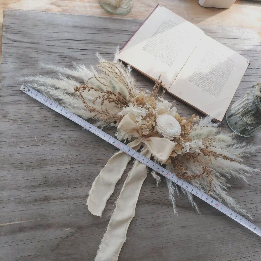 優しいベージュ　ドライフラワー横長スワッグ