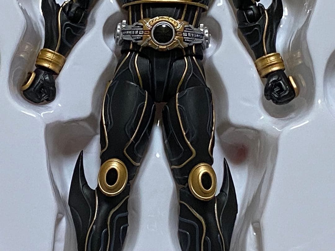 S.H.Figuarts 真骨彫製法 仮面ライダークウガ アルティメットフォーム