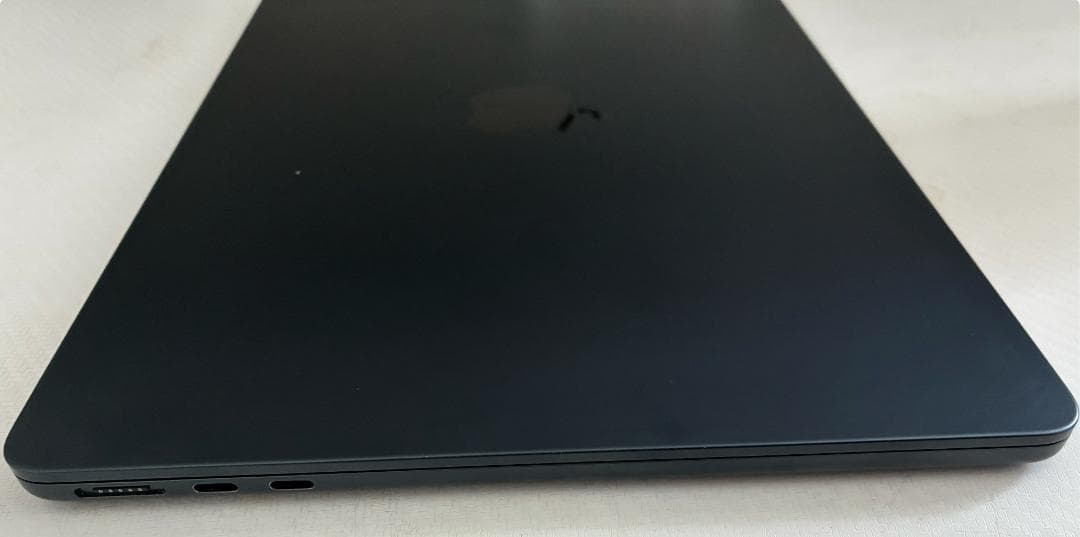 MacBook Air M2 13\" / 24GB / 1TB / USキー