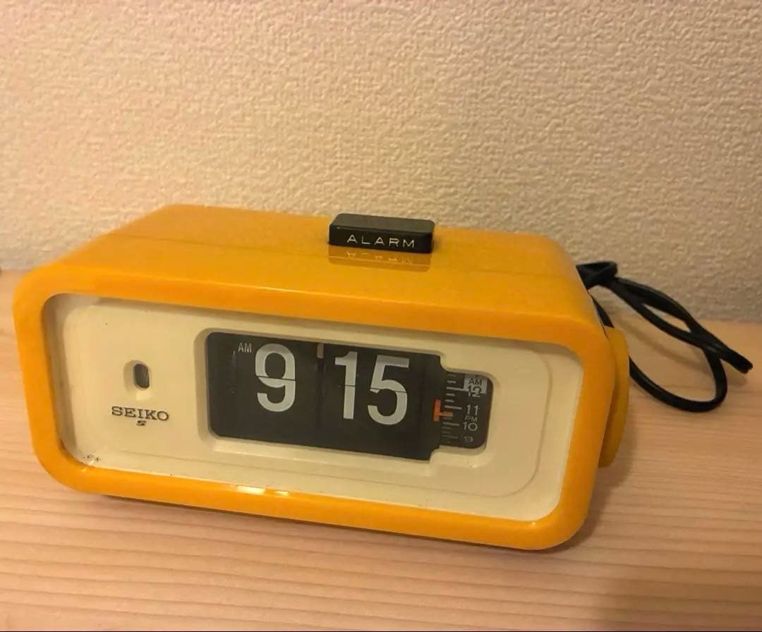 SEIKO デジタル置時計 黄色