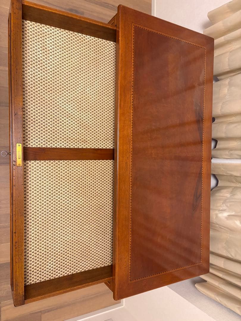 【美品】英国アンティーク調 木象嵌3段チェスト（メートランドスミス風の佇まい）