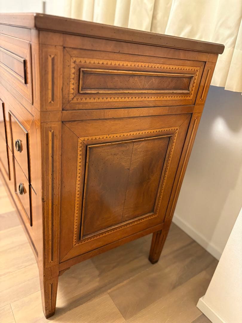 【美品】英国アンティーク調 木象嵌3段チェスト（メートランドスミス風の佇まい）