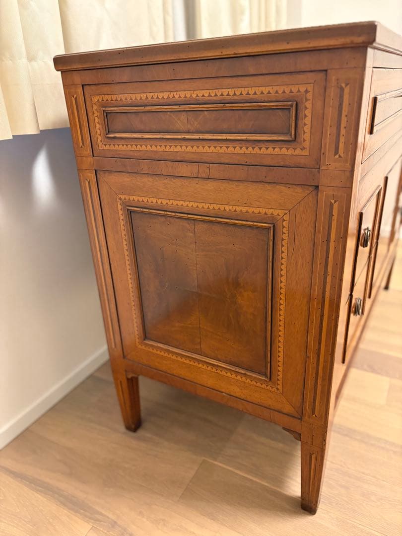 【美品】英国アンティーク調 木象嵌3段チェスト（メートランドスミス風の佇まい）