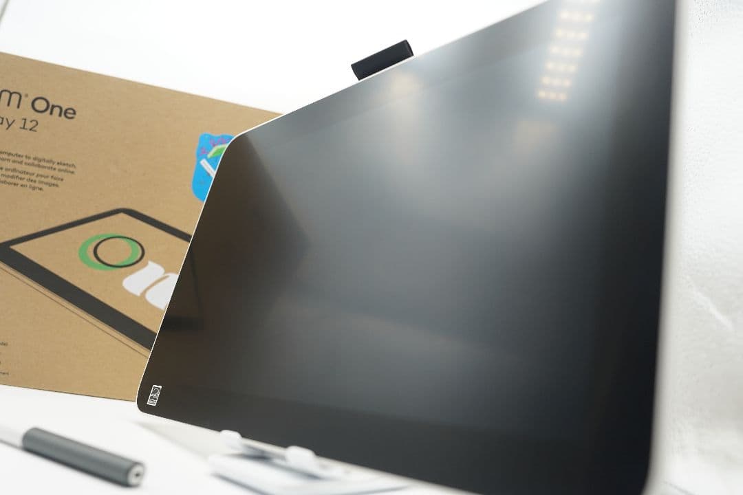 Wacom One Pen display 12　ケーブル無し
