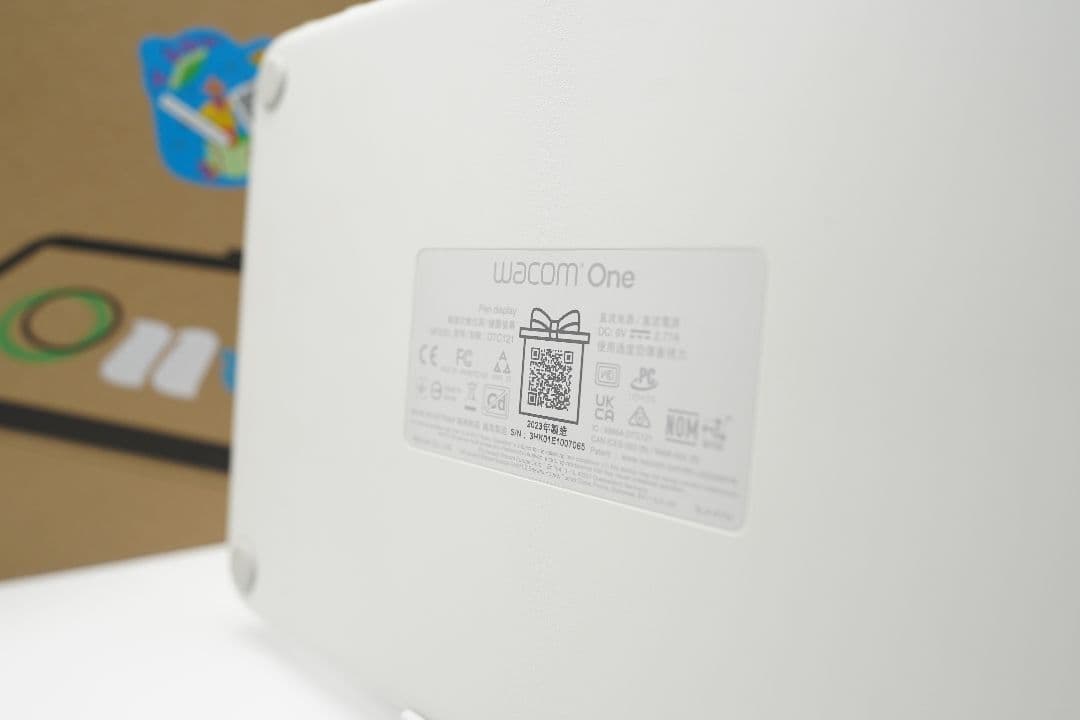 Wacom One Pen display 12　ケーブル無し
