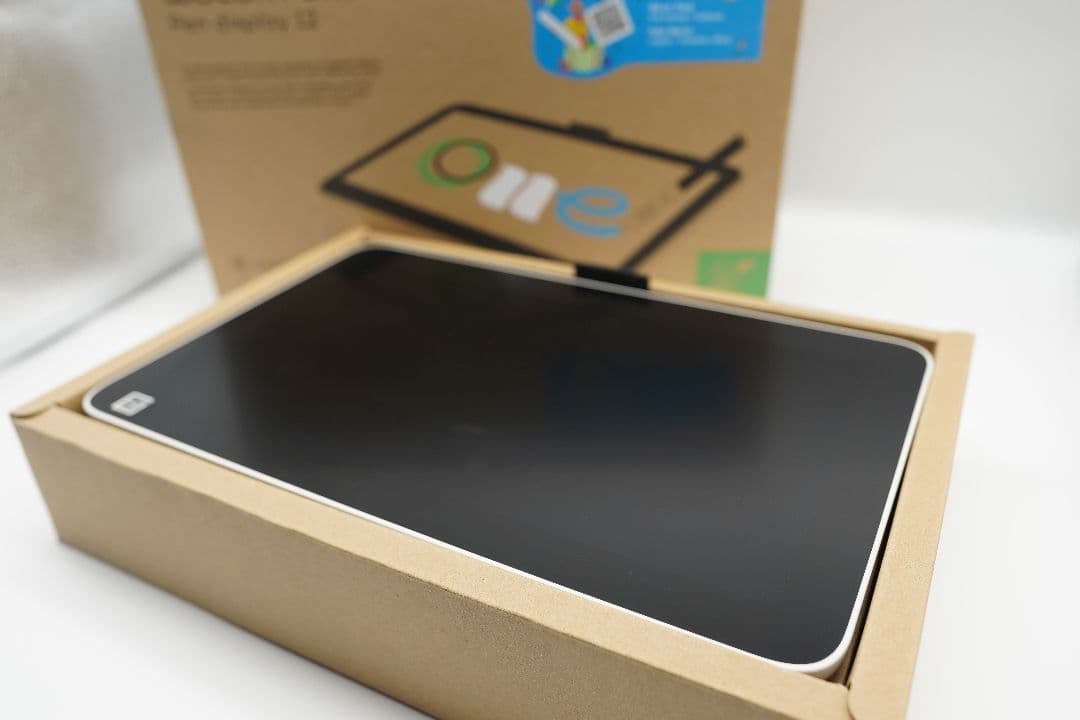 Wacom One Pen display 12　ケーブル無し