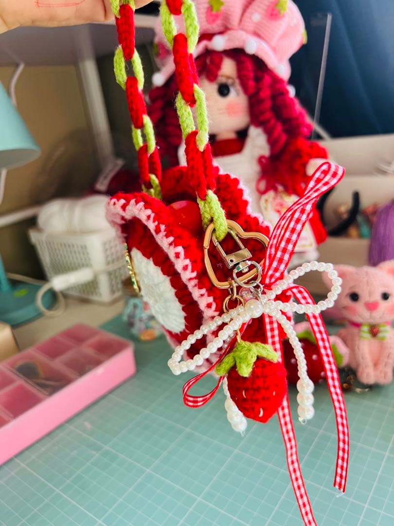 ストロベリーショートケーキ かぎ針編みハンドメイドセット人＋小物付き・限定セット