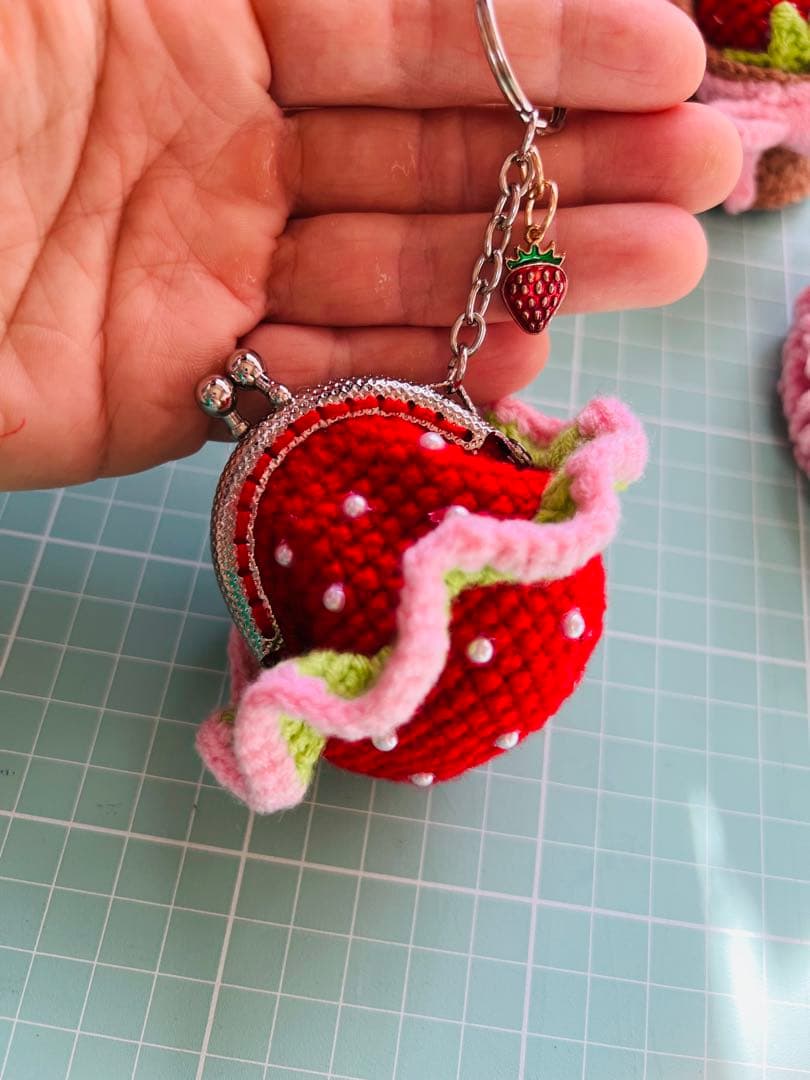 ストロベリーショートケーキ かぎ針編みハンドメイドセット人＋小物付き・限定セット