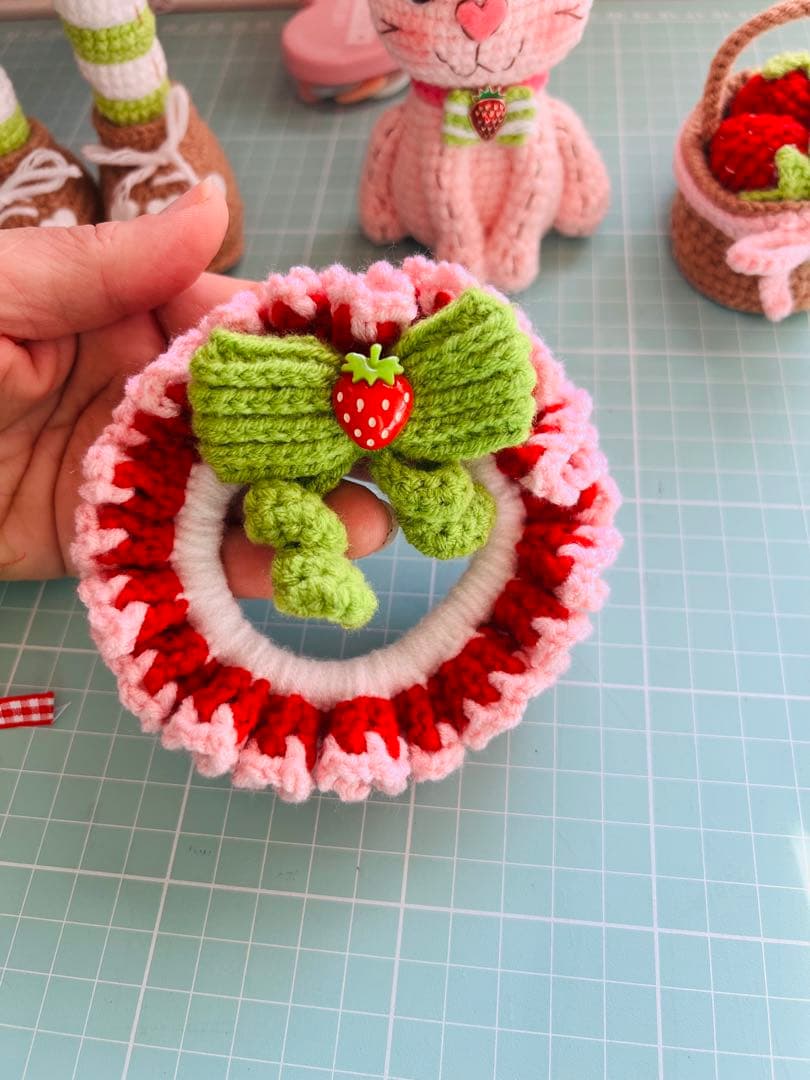 ストロベリーショートケーキ かぎ針編みハンドメイドセット人＋小物付き・限定セット