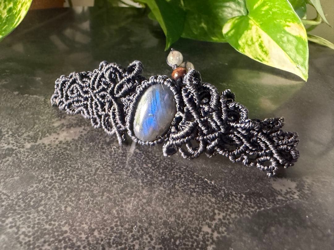 【碧海】ブルーシラー ラブラドライト マクラメブレスレット b026