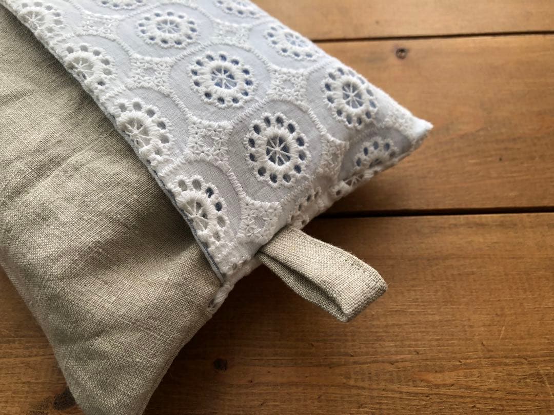 125.リネン　ティッシュカバー　ホワイトレース
