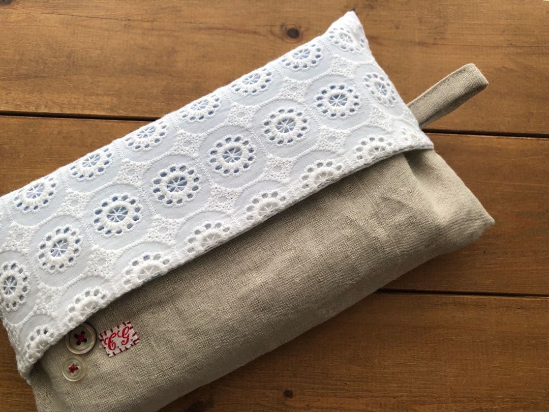 125.リネン　ティッシュカバー　ホワイトレース
