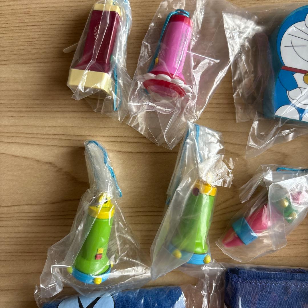 ドラえもん　ひみつ道具　ライト　 巾着　ハンカチ　キーホルダー