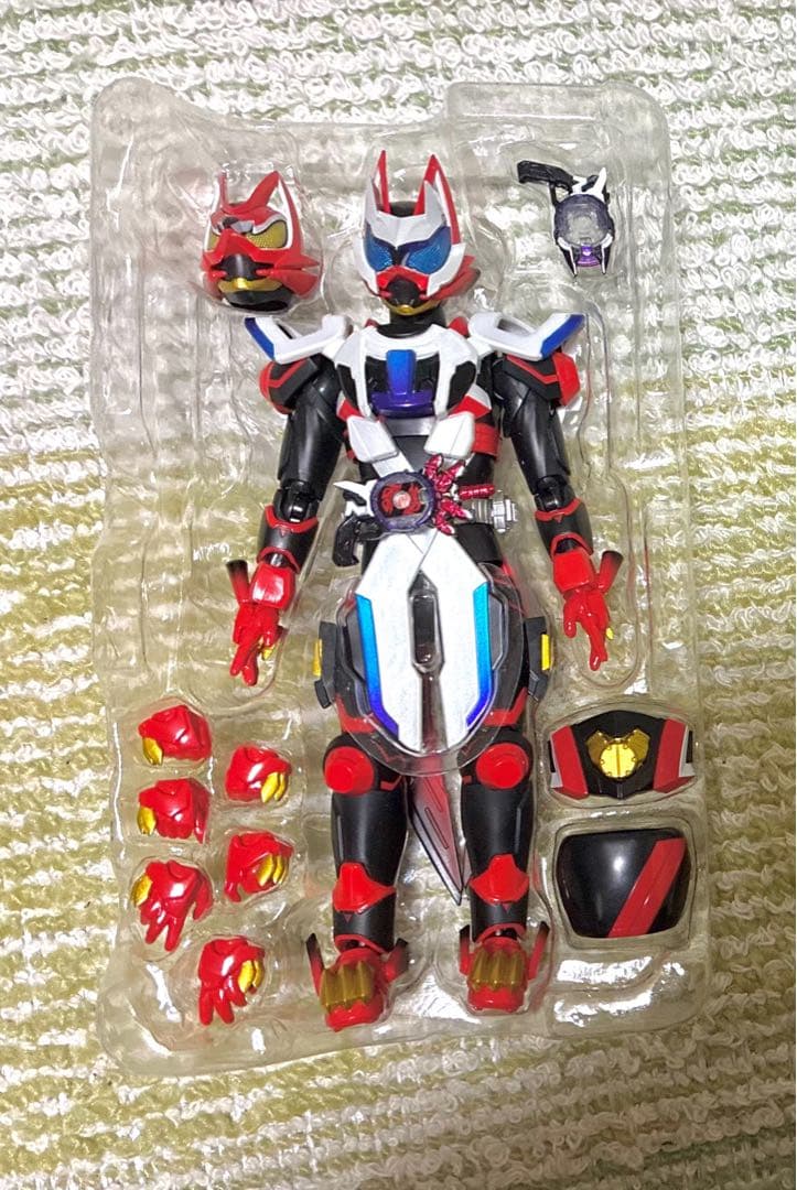 S.H.Figuarts仮面ライダーギーツ　レーザーブーストフォーム