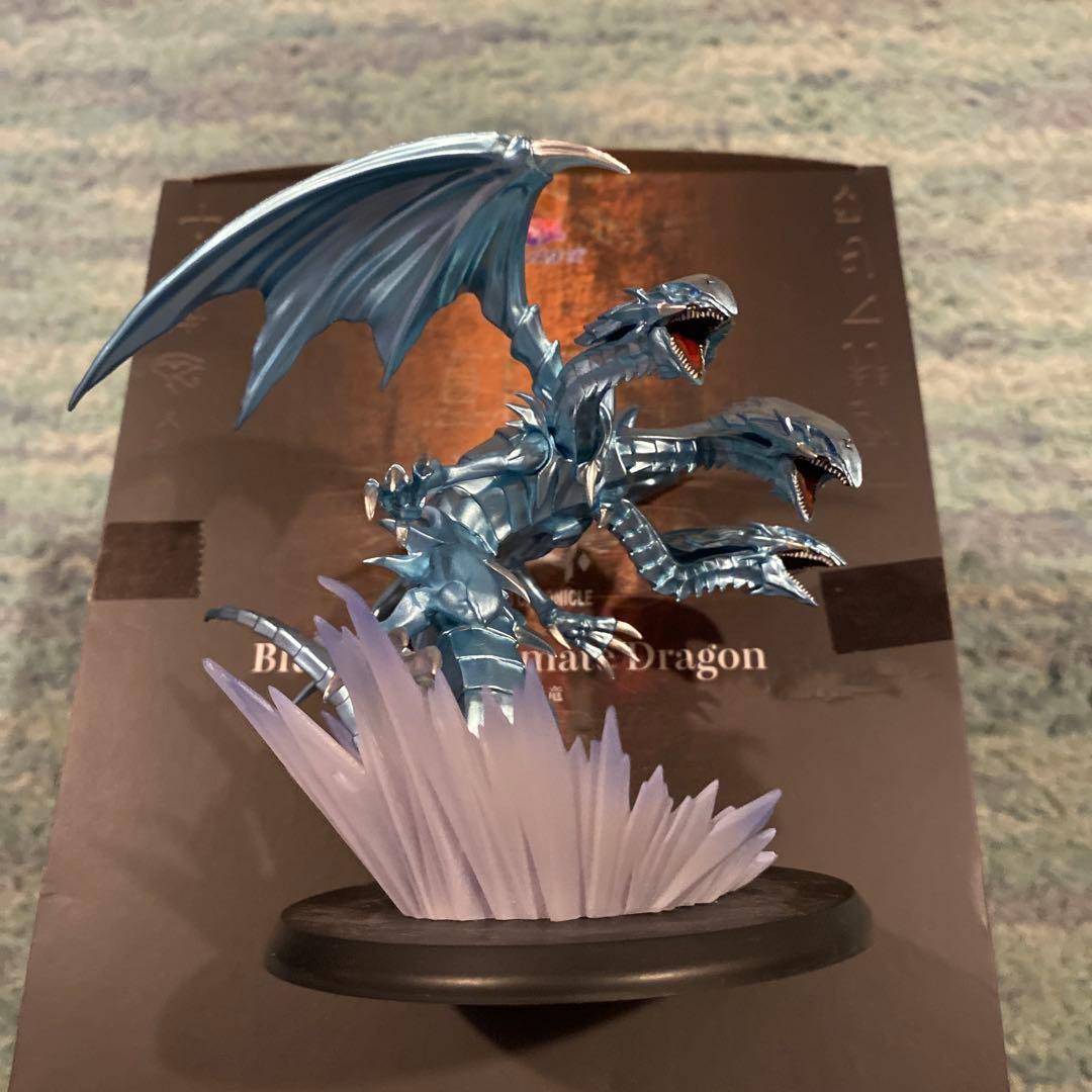 遊戯王　青眼の究極竜　フィギュア