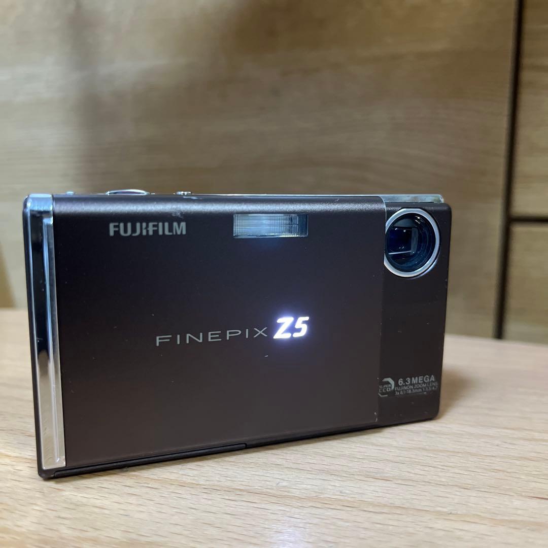 m*8様 【送料無料】FUJIFILM finepix Z5fd デジタルカメラ