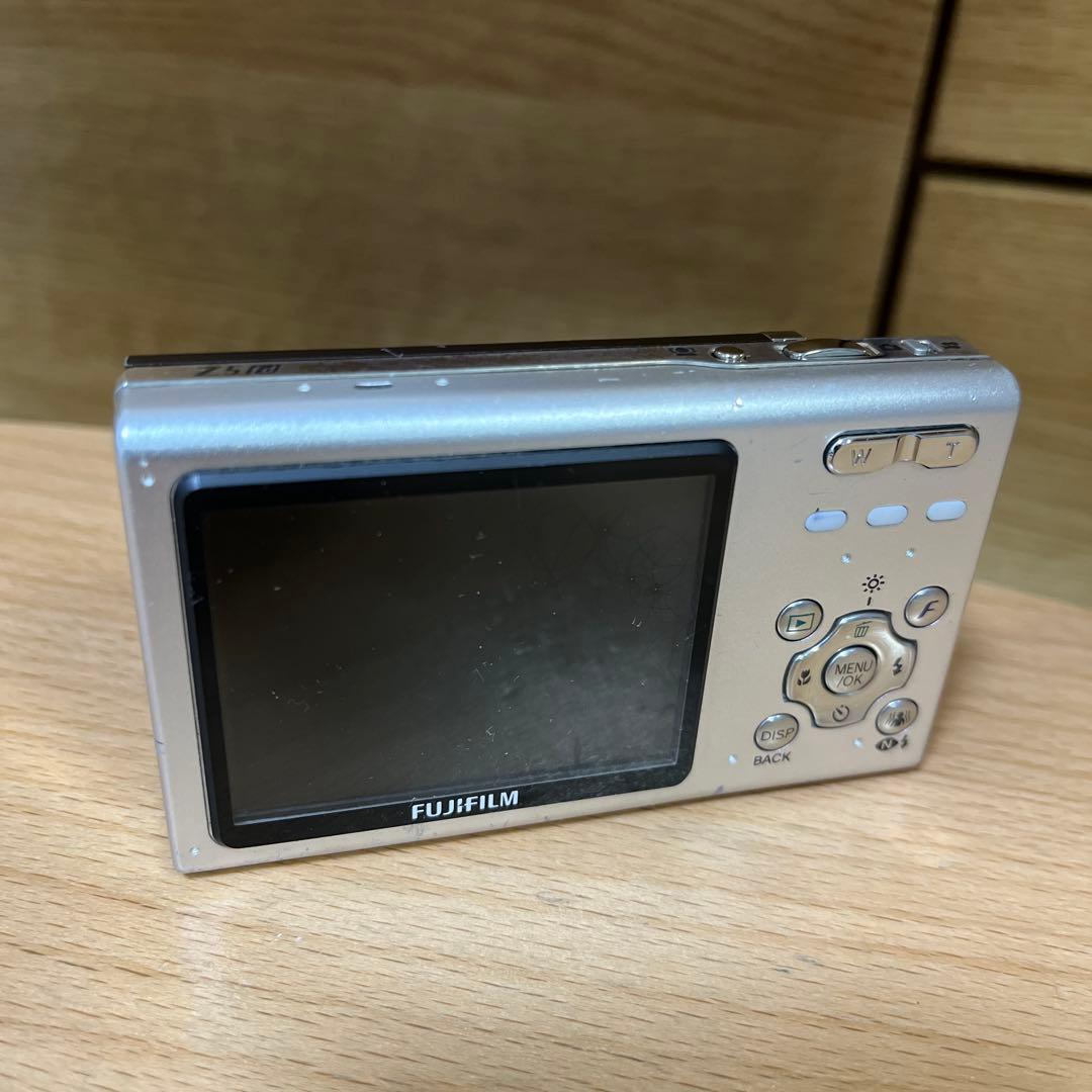 m*8様 【送料無料】FUJIFILM finepix Z5fd デジタルカメラ